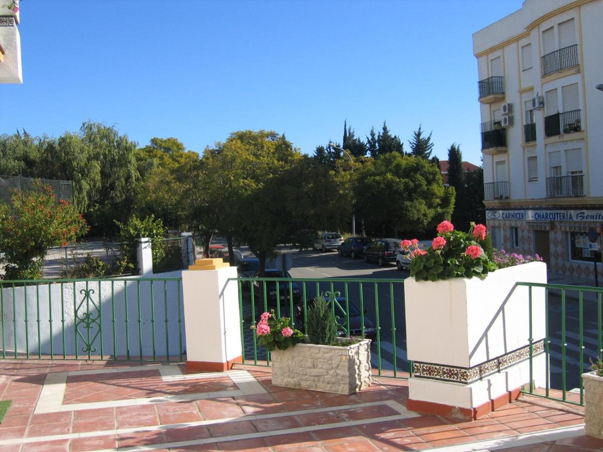 Apartamentos La Libertad Эстепона Экстерьер фото