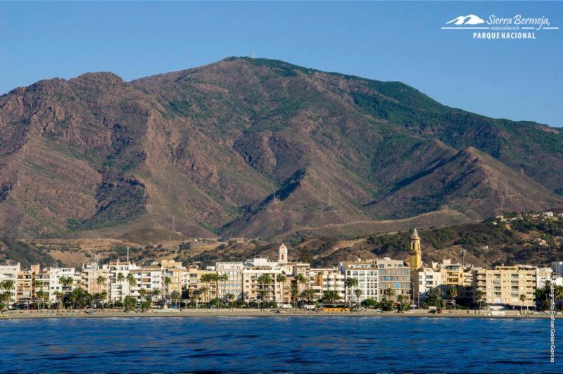 Apartamentos La Libertad Эстепона Экстерьер фото